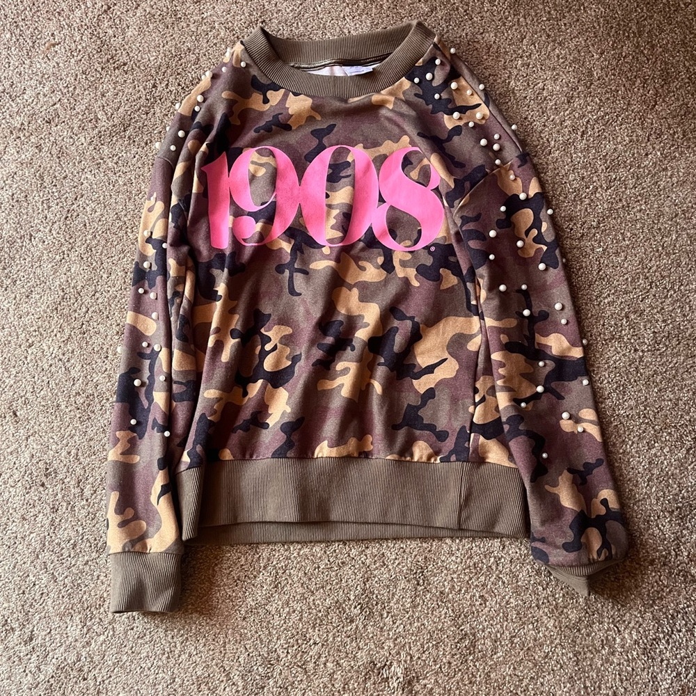 Alpha Kappa Alpha pearl swearshirt